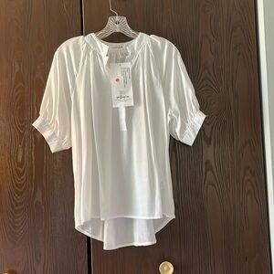 Yibugin white short sleeved blouse. Size Large. NWT